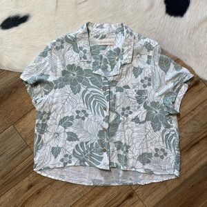 Ocean Drive tropical floral rayon button down collard top